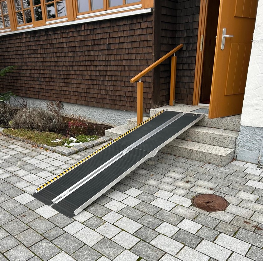 Barrierefreier Zugang zur Christuskirche Neusorg